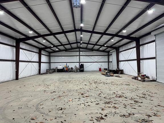 4th image of 3488 River Road