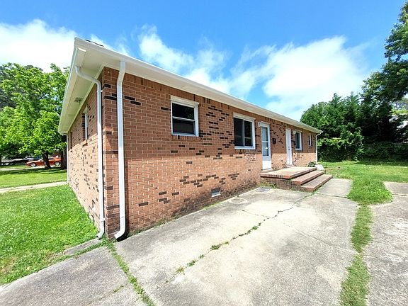 2nd image of 3872 Wake Cir #A