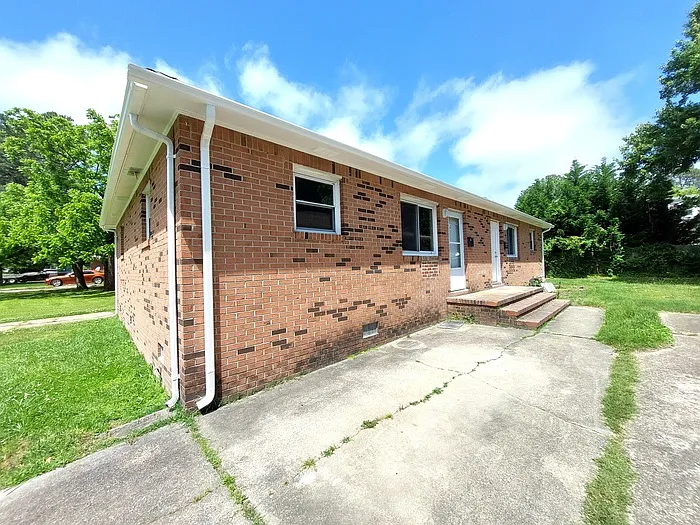 Building Photo - 3872 Wake Cir #A