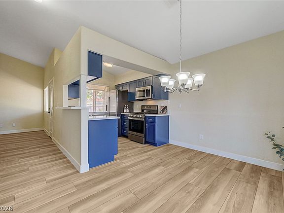 5th image of 1632 N Torrey Pines Dr Unit 101