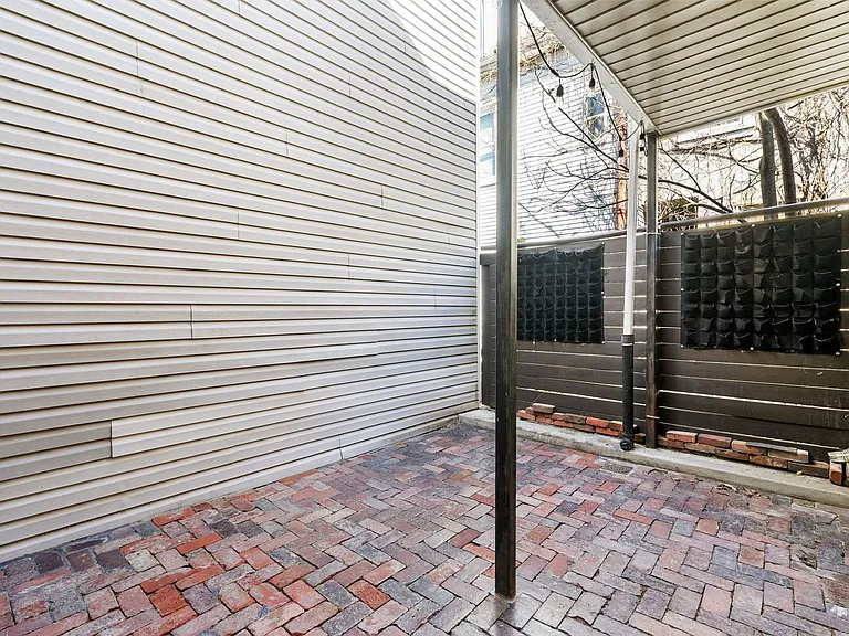 1106 Goettman St — Photo 26
