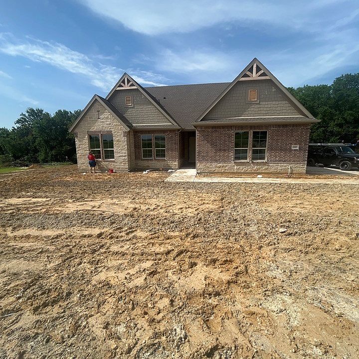 1st image of 1005 Perrin Ln