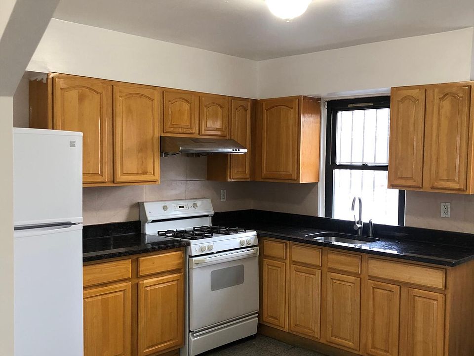 1st image of 3789 E Tremont Ave Floor 2
