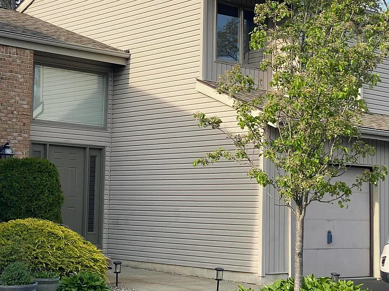 49 White Swan Way — Photo 2