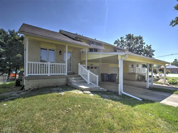 2894 Grove Ct, Decatur, IL 62521