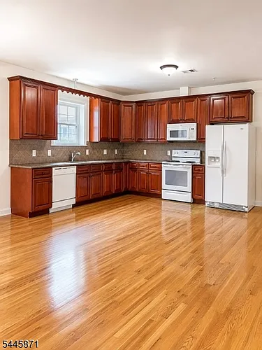 196 Franklin Ave #2 Photo 1
