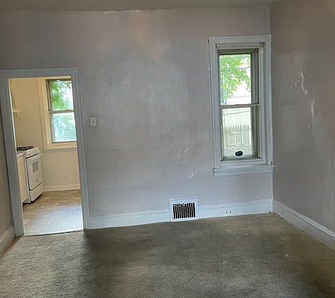 3rd image of 5919 N Norwood St