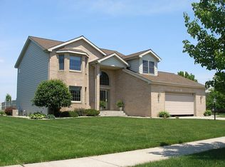 341 Saint Ives Ct, Munster, IN 46321