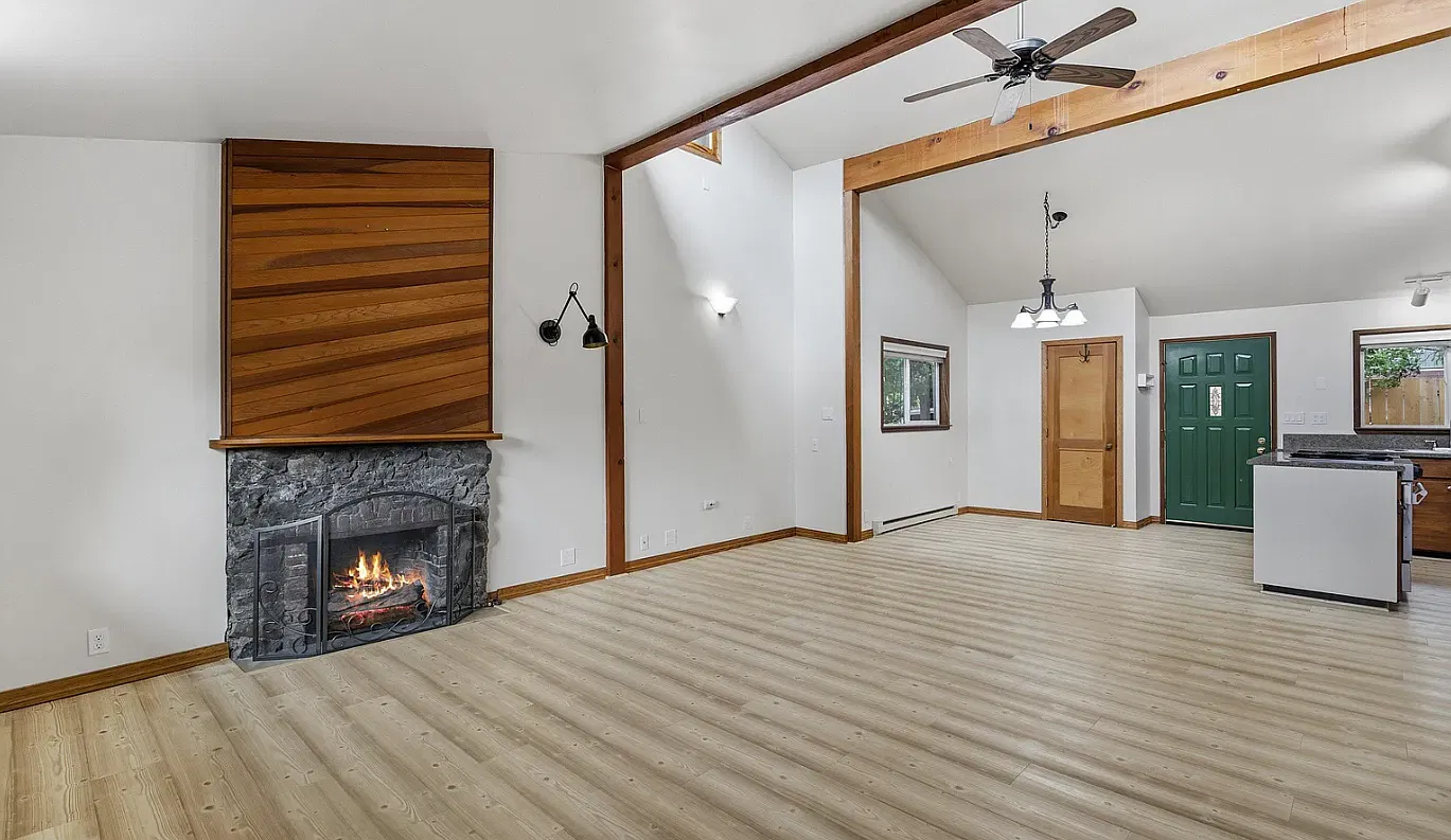 3 bed, 1320 sqft, $2,795 — Photo 2