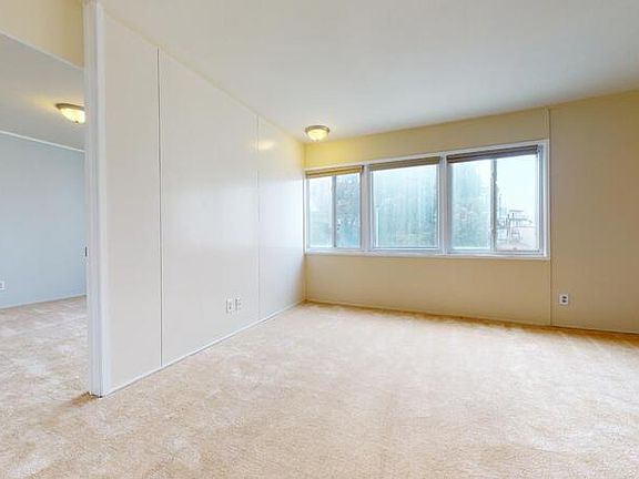 4th image of 335 Grand View Ave #6
