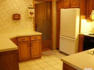 477 Commack Rd, Islip, NY 11751