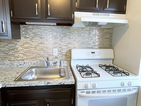 2nd image of 211 W Squantum St APT 3