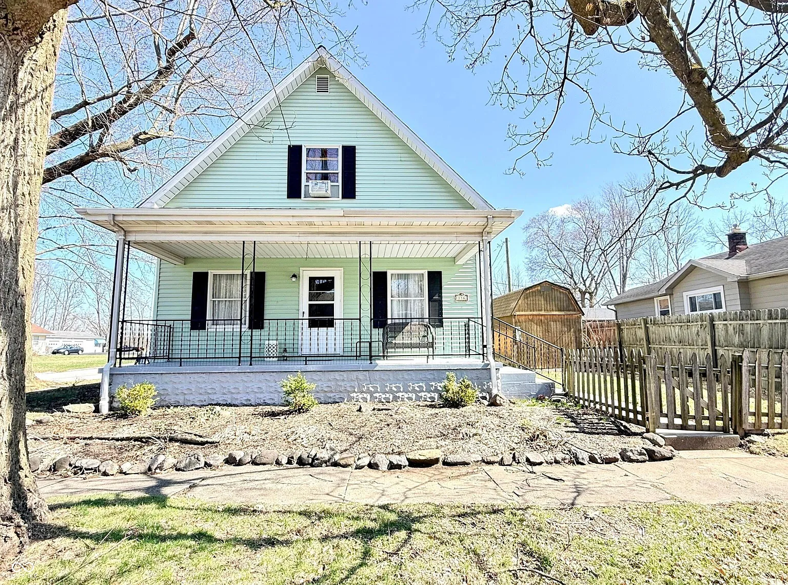 116 N Barr St photo 1