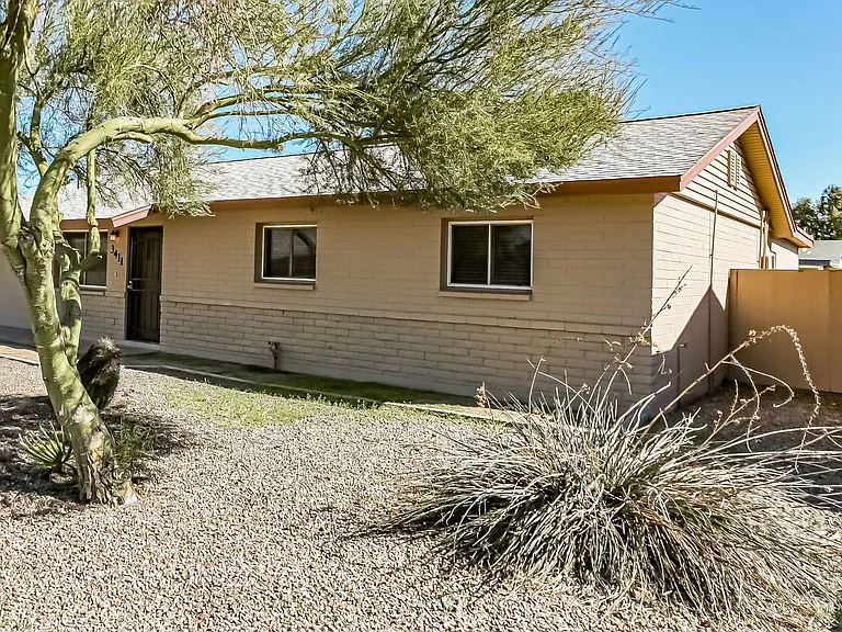 3411 S Margo Dr — Photo 2