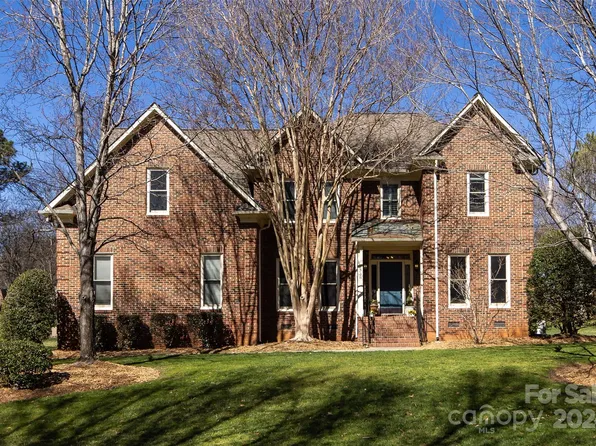 2338 Howerton Ct, Charlotte, NC 28270