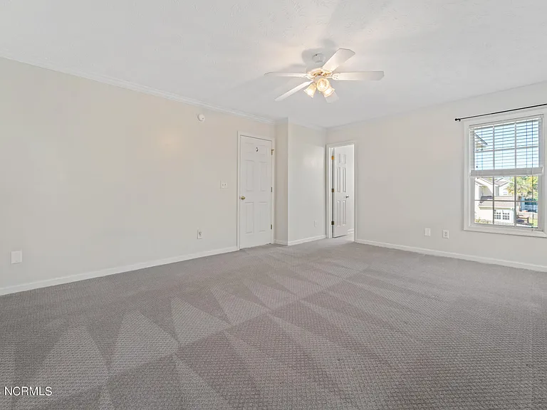 172 E Ridge Ct — Photo 12