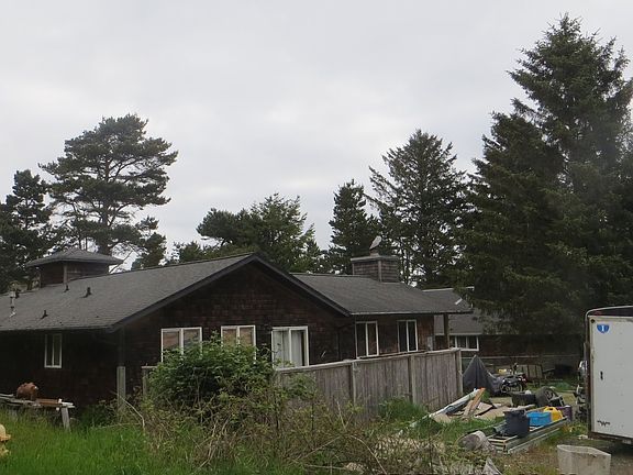 3rd image of 33157 Sand Dollar Ln