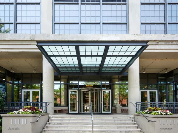 900 N Kingsbury St APT 1001, Chicago, IL 60610