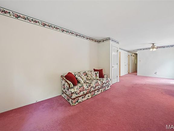 4th image of 528 Spring Glen Dr