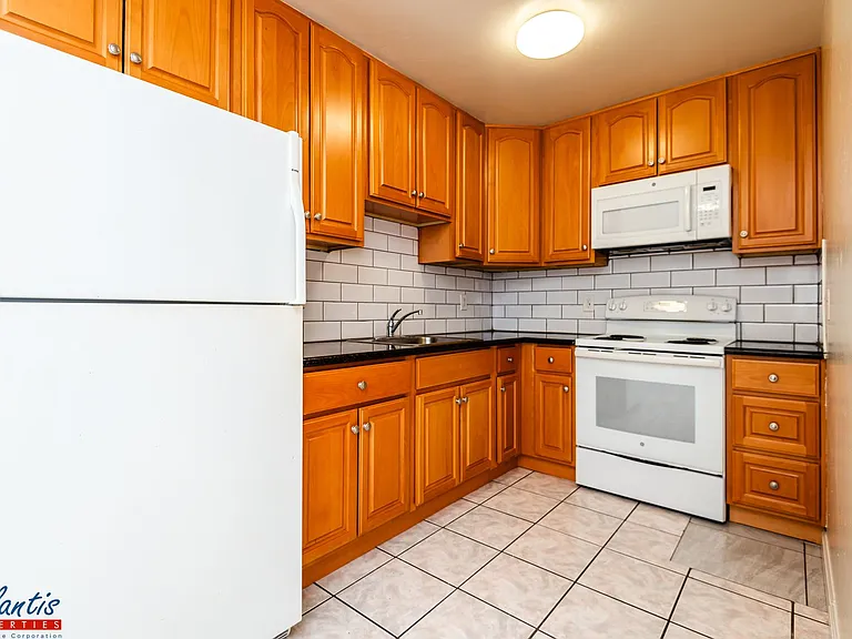 1273 Pedro St — Photo 5
