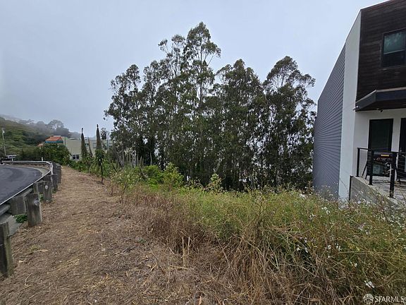 4th image of 983 Crocker Ave