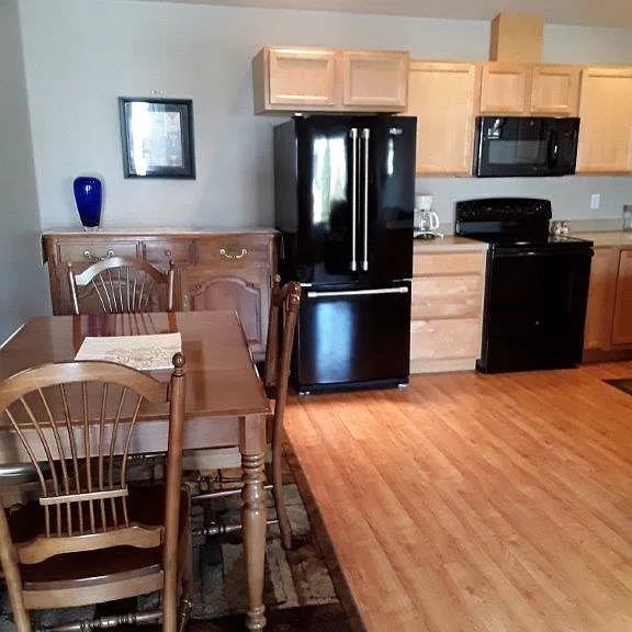106 Sinopah St — Photo 3