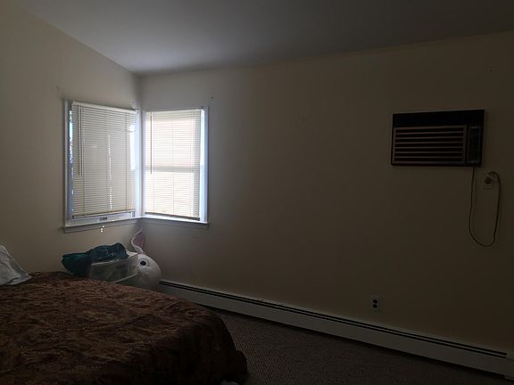 4th image of 1040 2nd Ave