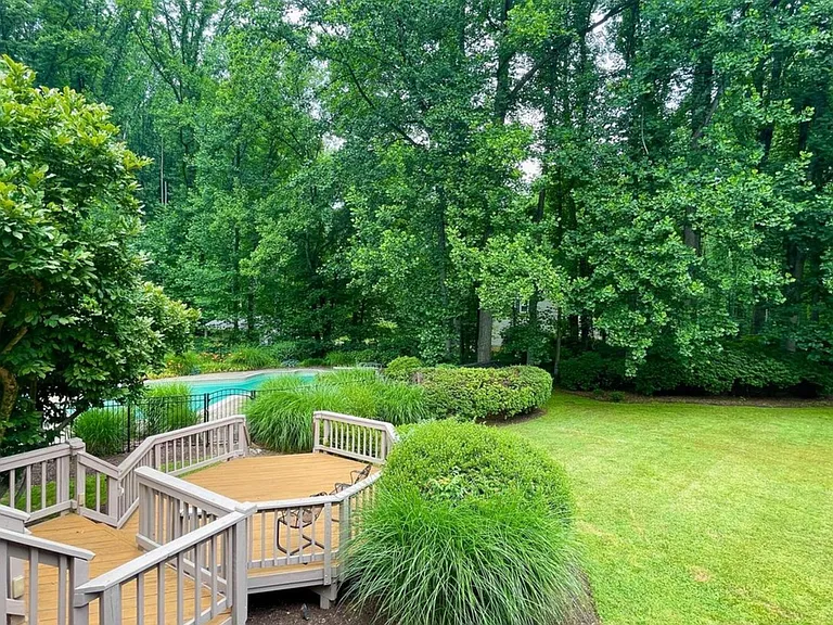 11002 Warwickshire Dr — Photo 56