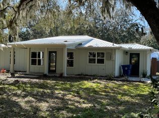 1943 Pine Dr, Fernandina Beach, FL 32034