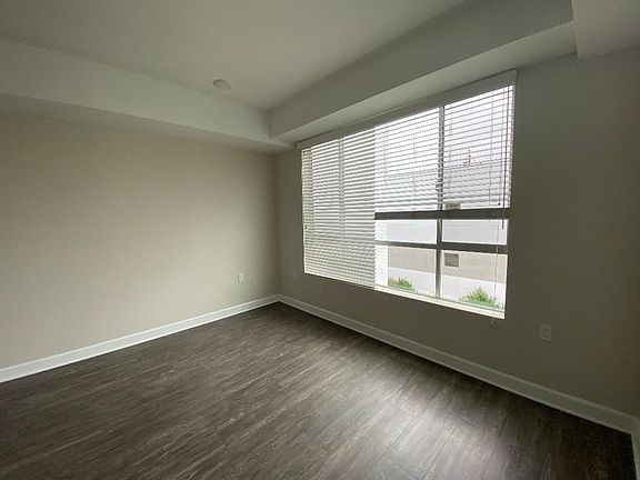 4th image of 10909 Hartsook St #2