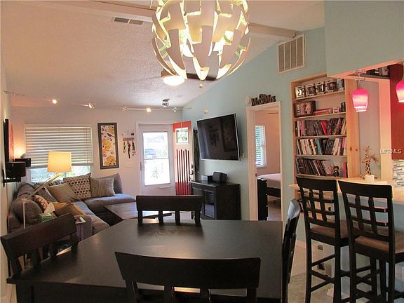 4th image of 2639 Martha Ln