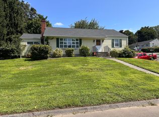 116 Derby Pl, Stratford, CT 06614