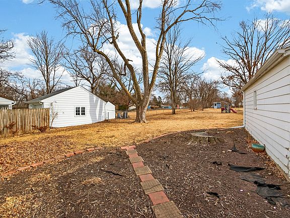 3rd image of 3305 54th St