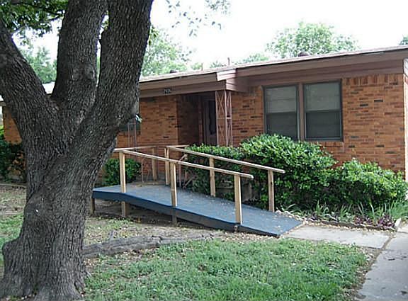 3rd image of 2926 Carrizo Ln