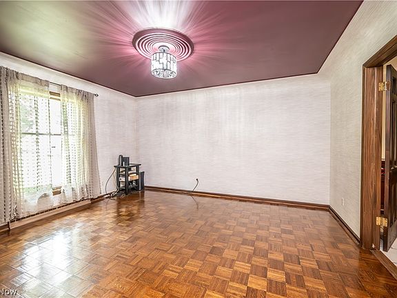 5th image of 1318 Highland Ave E