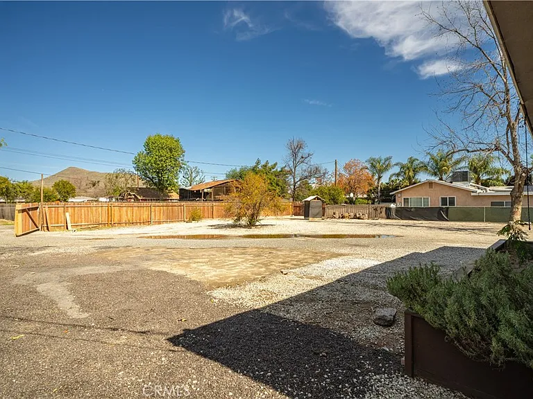 4330 Pacific Ave — Photo 4
