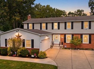 26 Chasewood Ln, East Amherst, NY 14051