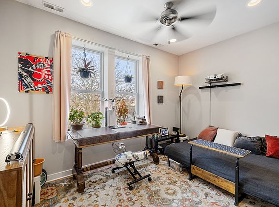 5th image of 1253 N Rockwell St APT 3R