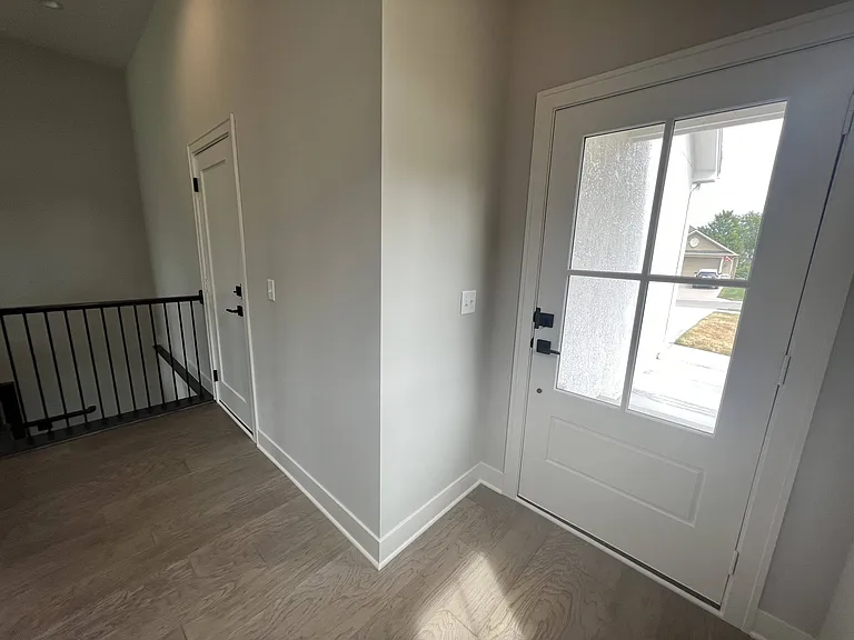 1299 SW Heartwood Dr — Photo 3