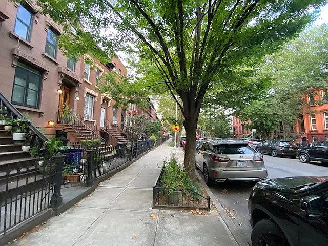 735A Quincy St #3 — Photo 1