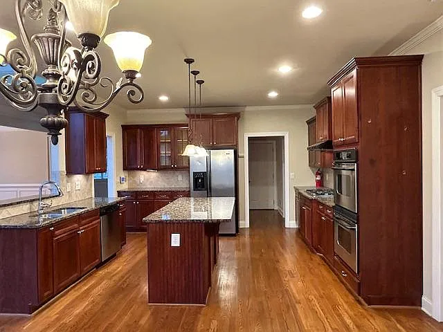 343 Ashleigh Walk Pkwy — Photo 8