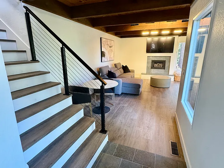 1588 Skyline Dr — Photo 14