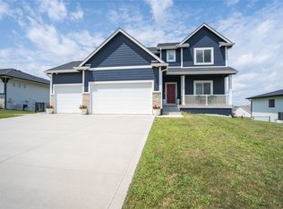 2609 Blooming Heights Dr, Norwalk, IA 50211