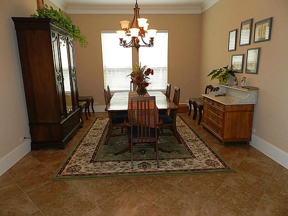 4th image of 19011 Royal Cove Cir
