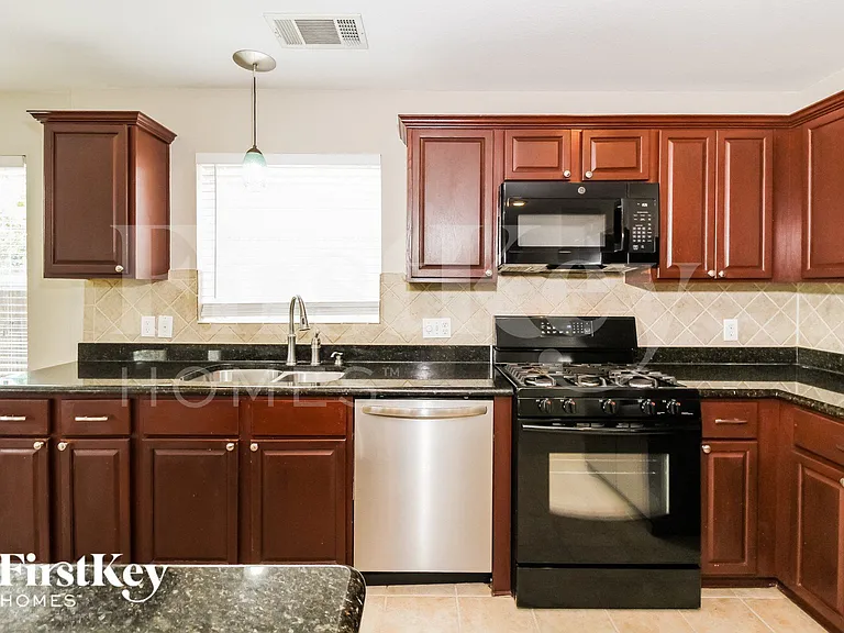 2200 Malone Dr — Photo 8