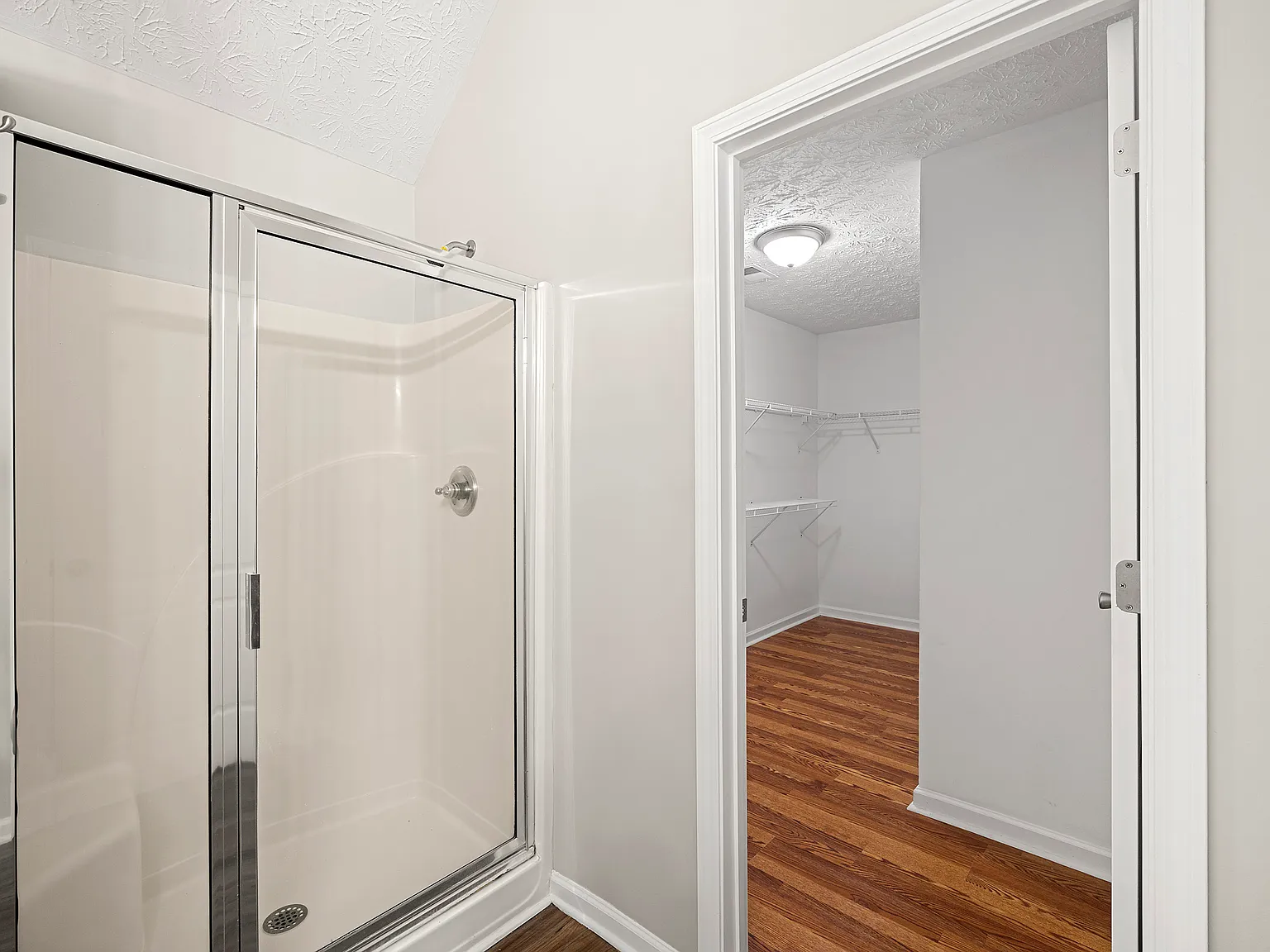 5 bed, 3195 sqft, $2,600 — Photo 3