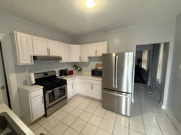2203 Broadway St, New Orleans, LA 70118