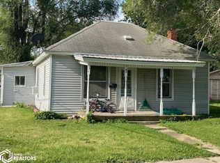 38 12th Ave W, Albia, IA 52531