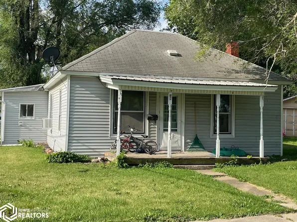 38 12th Ave W, Albia, IA 52531