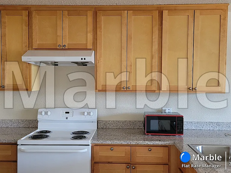 835 E Main St #7 — Photo 1
